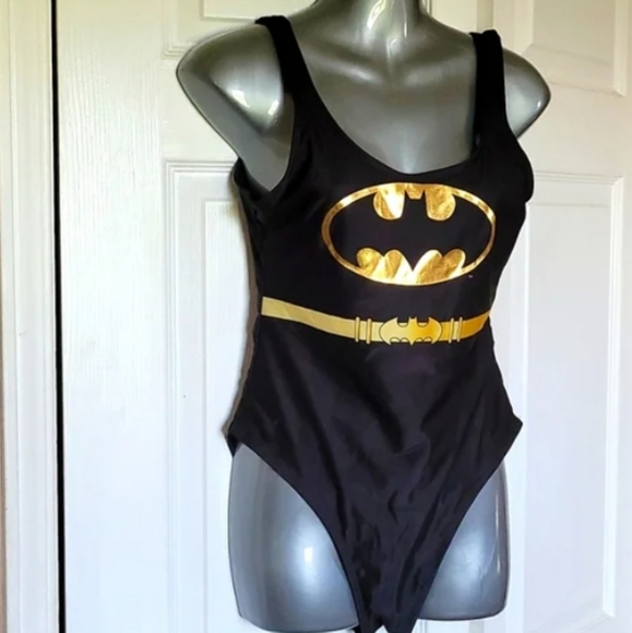 Batman Swimsuit /One Piece - Picture 6 of 15